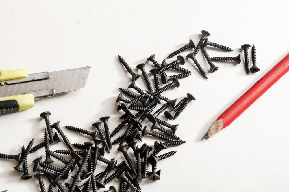 日常生活中的隐形功臣 黑色螺丝钉